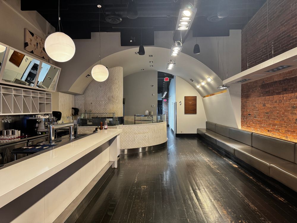 Beautiful Turn-Key Pizzeria - Bring your Offer! photo 11