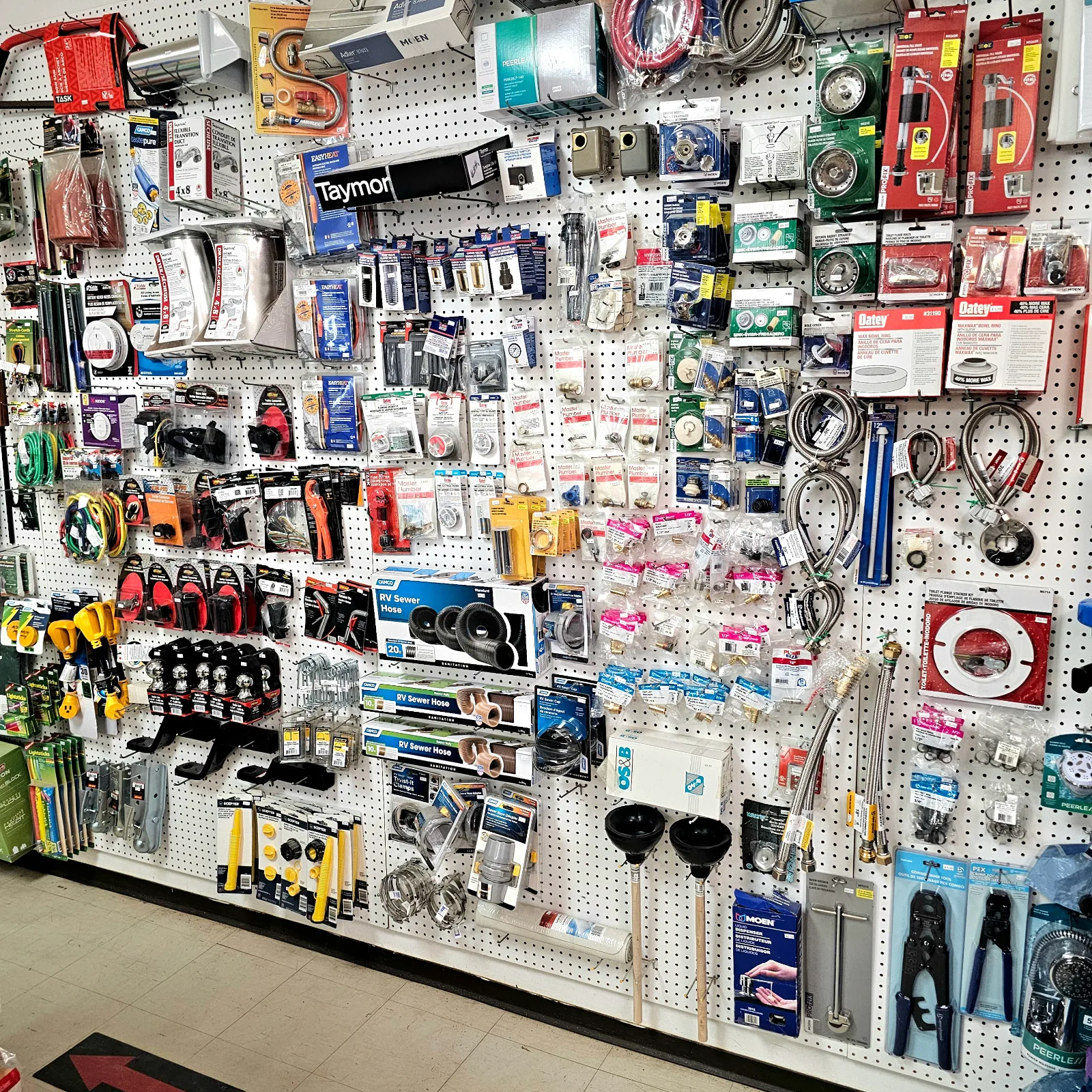 Lucrative Grocer/Confectionary at Goodfish Lake photo 2
