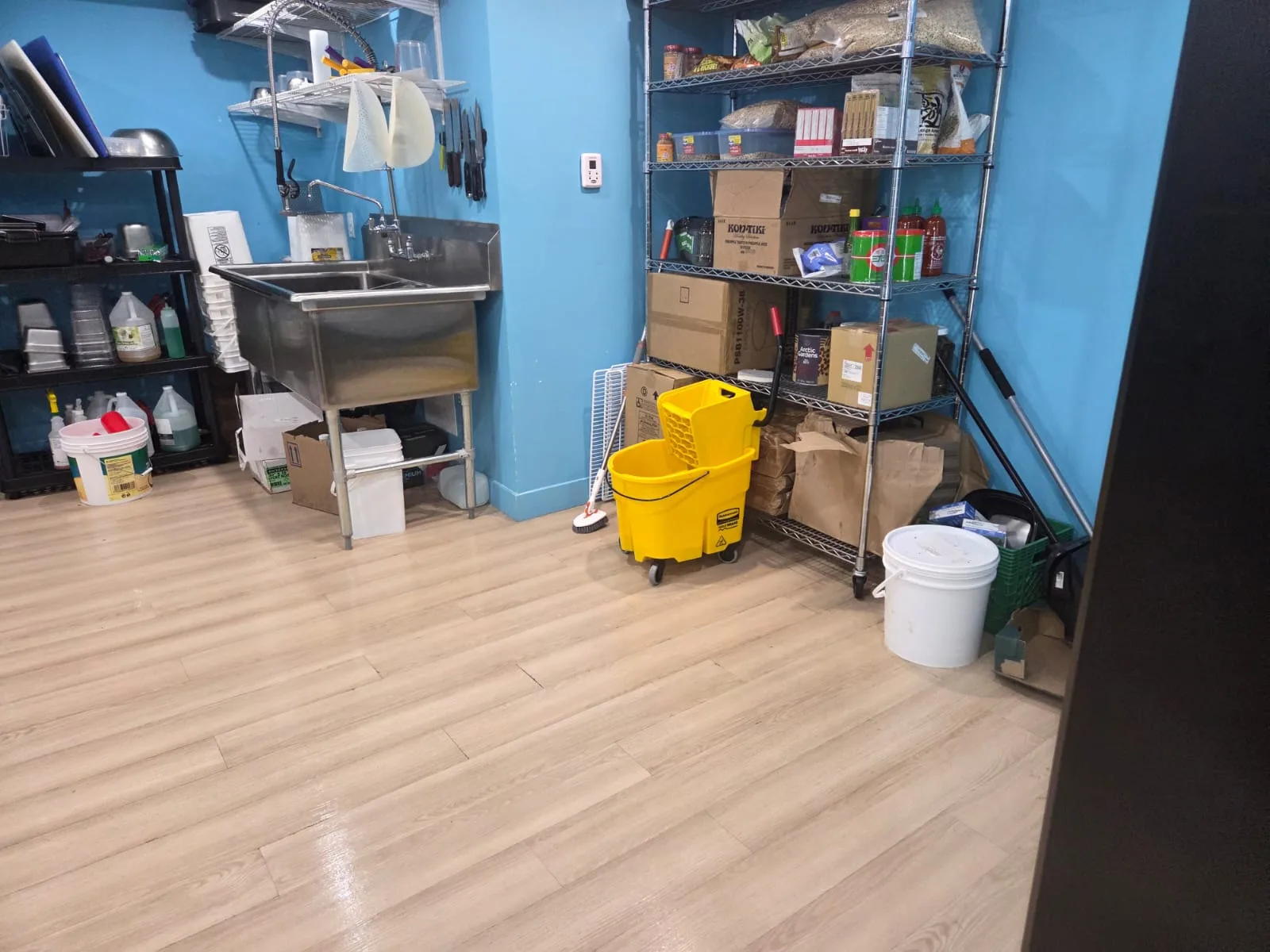 Turnkey Le Poke Station Franchise – Huntingdon, QC photo 2