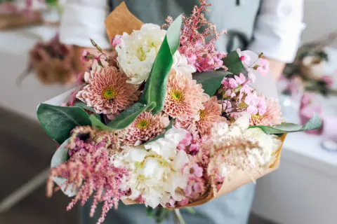 FLORAL DESIGN, DISTINCTIVE GIFTS AND EXCEPTIONAL HOME DECOR