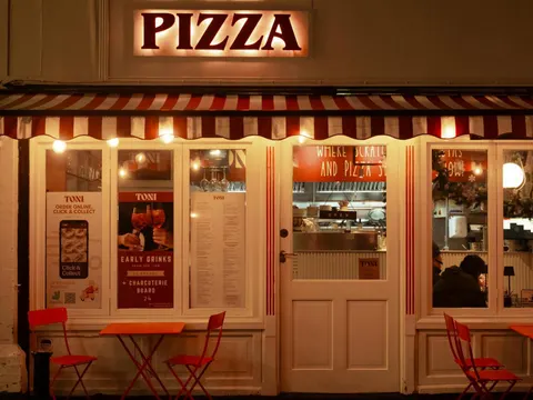 High-energy, Fully Licensed Pizzeria | Quick-service