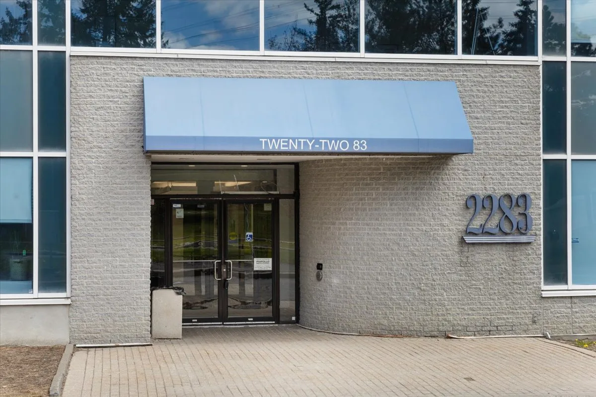2283 ST LAURENT Boulevard, 101 (FOR LEASE) photo 2