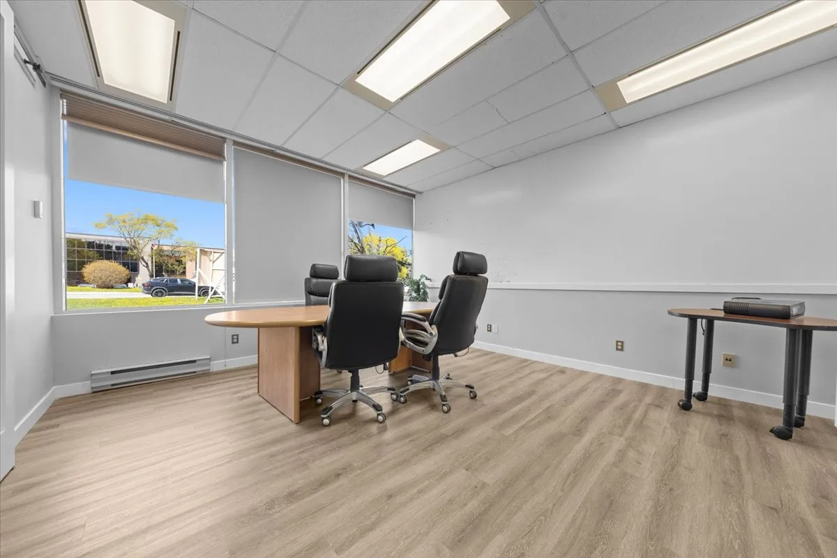 2283 ST LAURENT Boulevard, 101 (FOR LEASE) photo 11