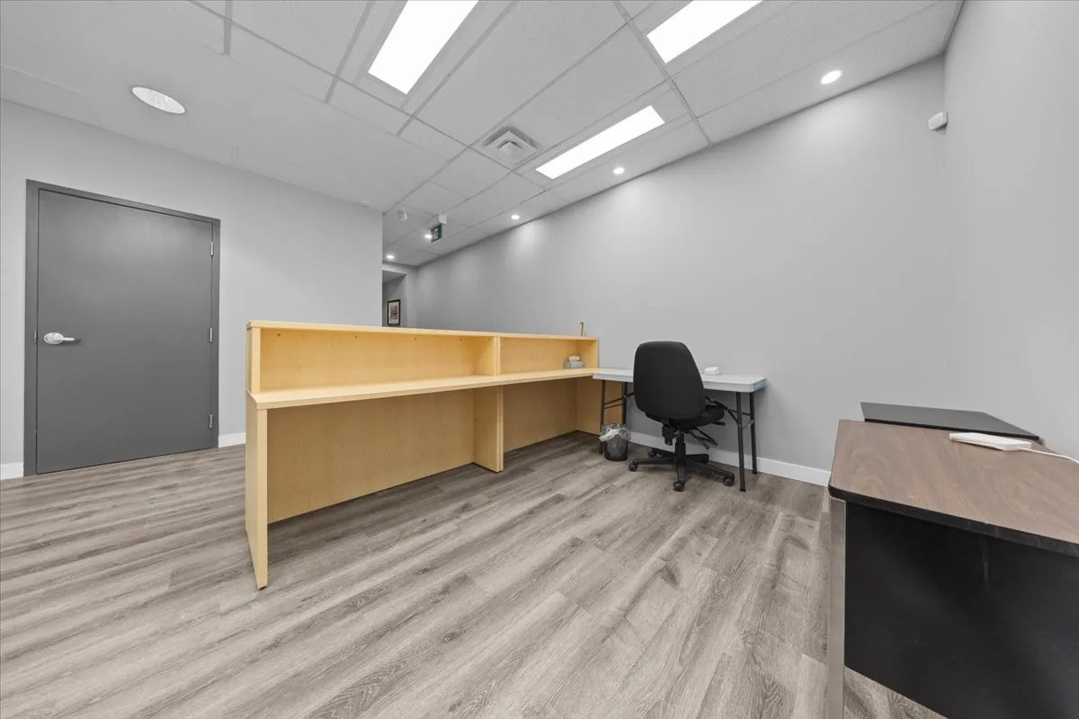 2283 ST LAURENT Boulevard, 101 (FOR LEASE) photo 6