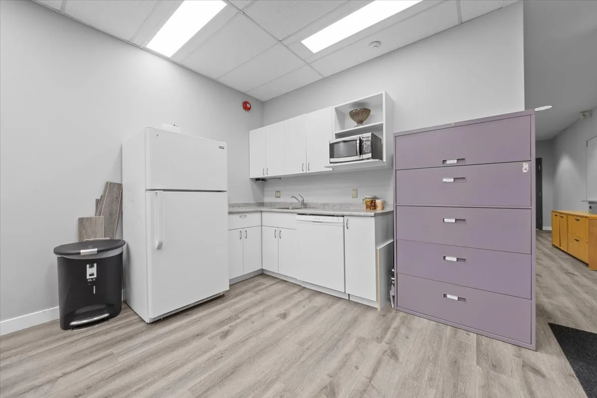 2283 ST LAURENT Boulevard, 101 (FOR LEASE) photo 7