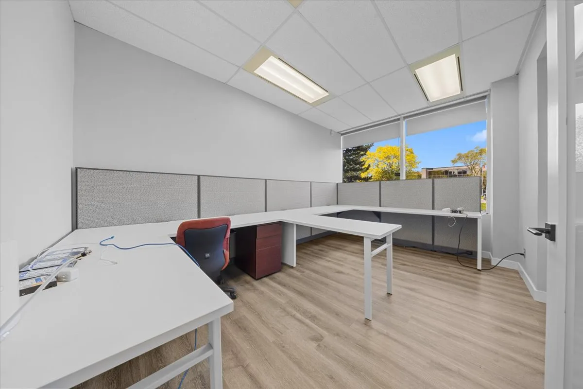 2283 ST LAURENT Boulevard, 101 (FOR LEASE) photo 10