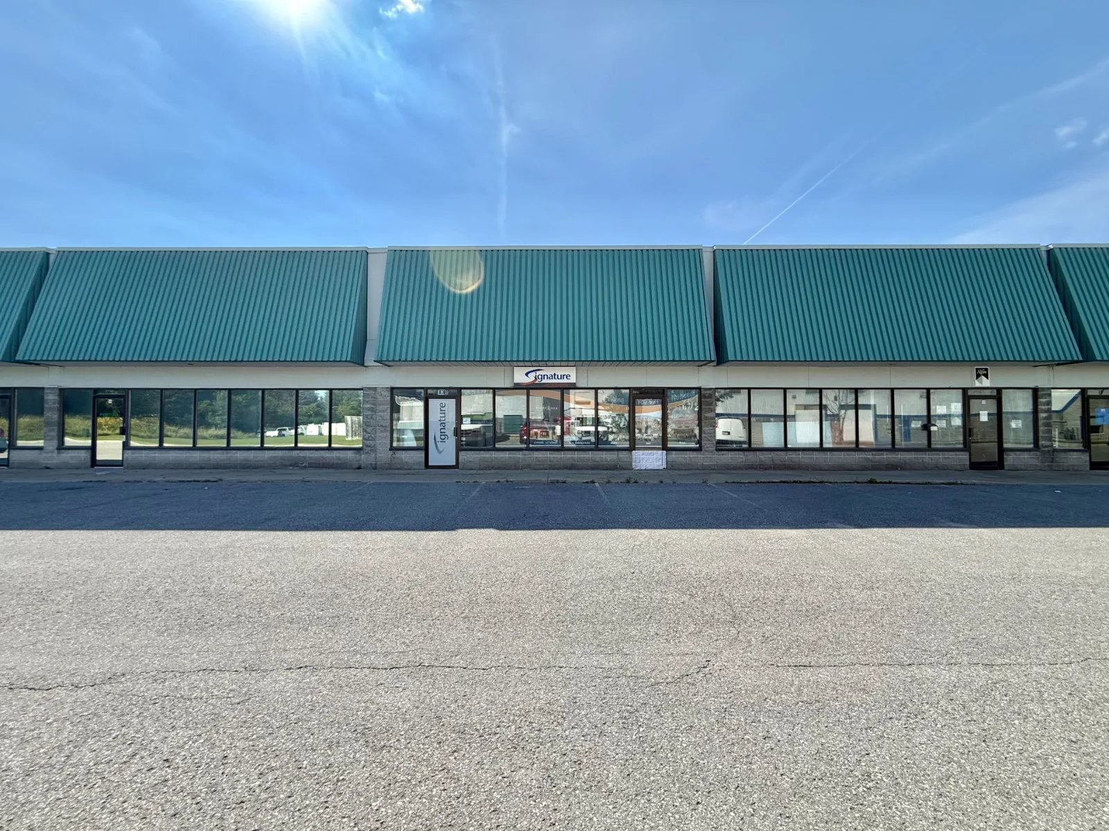 16-77 AURIGA DR (commercial unit FOR LEASE) photo 2