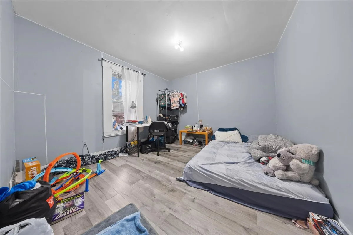 827 SOMERSET Street W (COMMERCIAL SPACE & RESIDENTIAL) photo 8