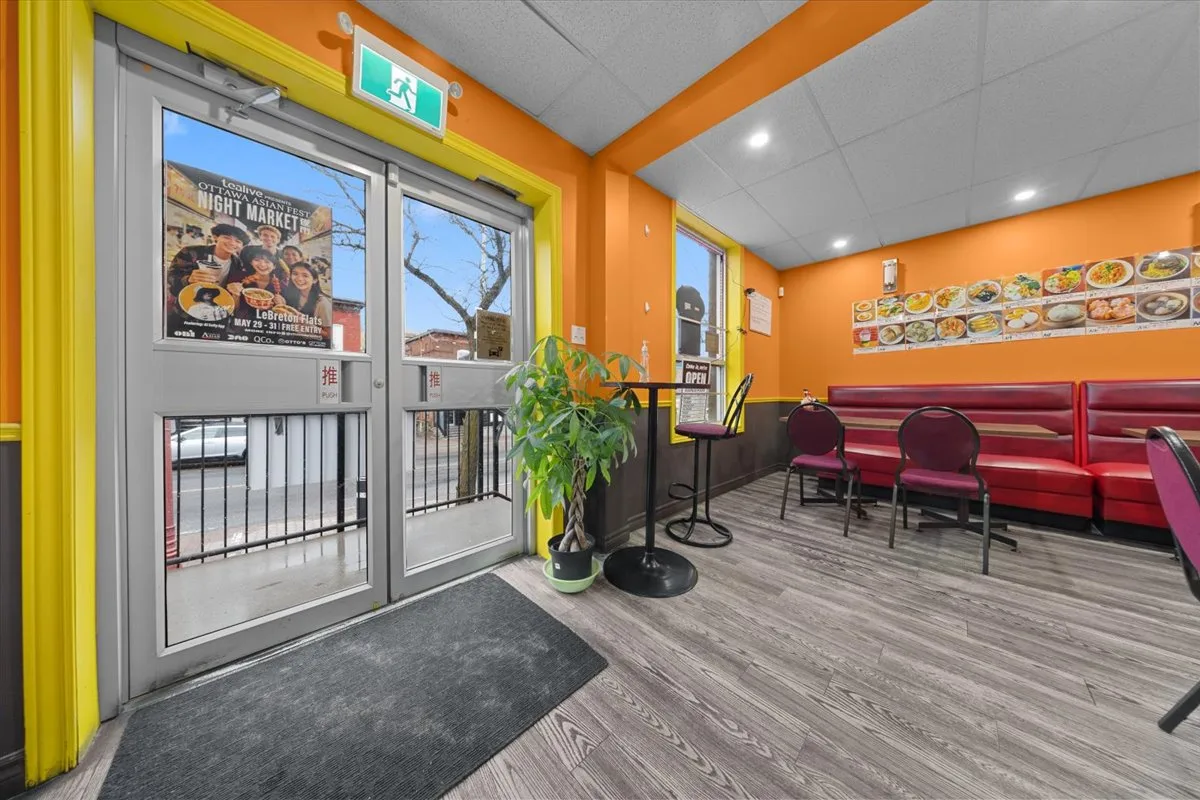 827 SOMERSET Street W (COMMERCIAL SPACE & RESIDENTIAL) photo 6