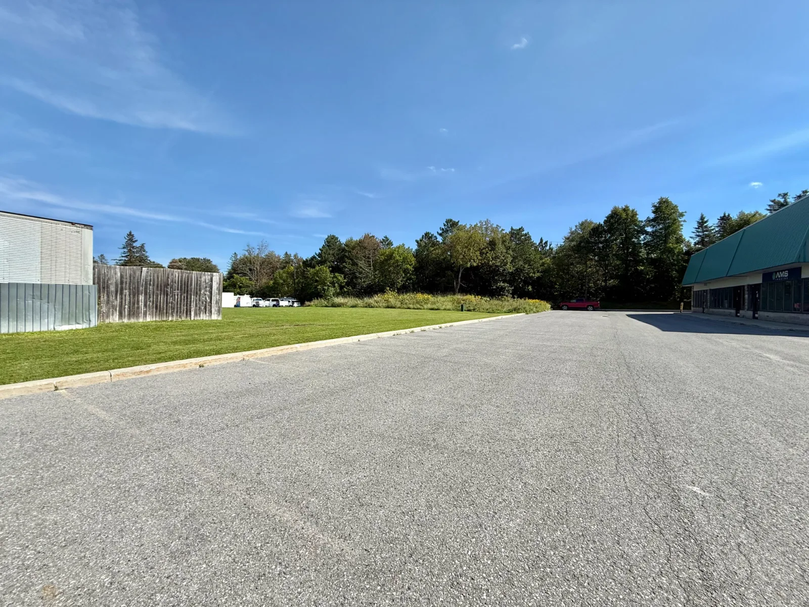 16-77 AURIGA DR (commercial unit FOR LEASE) photo 3