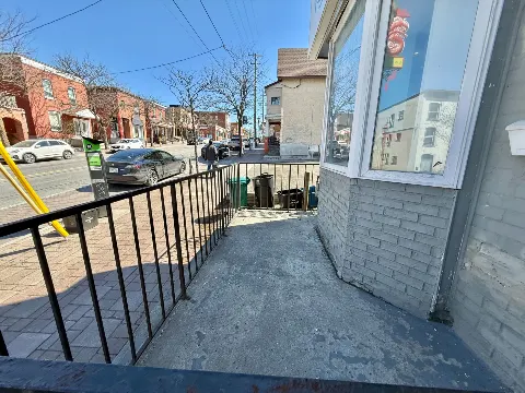 880 SOMERSET Street W (FOR LEASE)